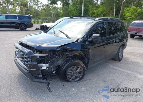 2024 Honda Passport Awd Trailsport from USA, damaged, VIN 5FNYF8H6XRB000224